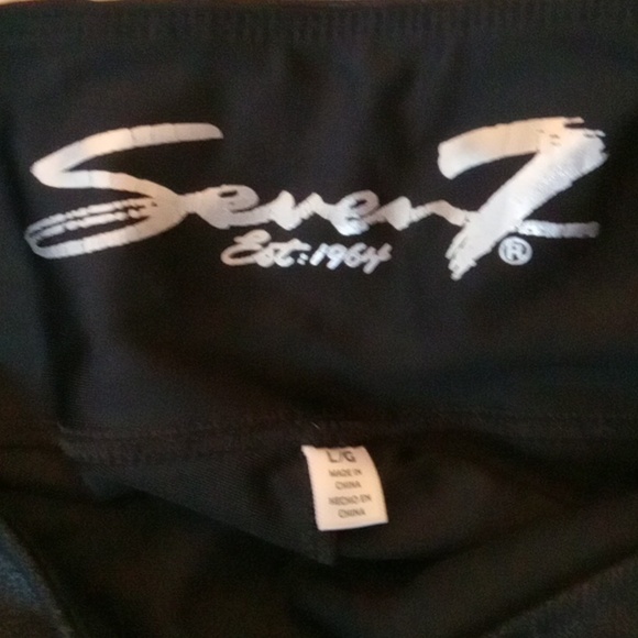 Lot of Women's Leggings for Running, Workouts, Size L - Picture 5 of 6